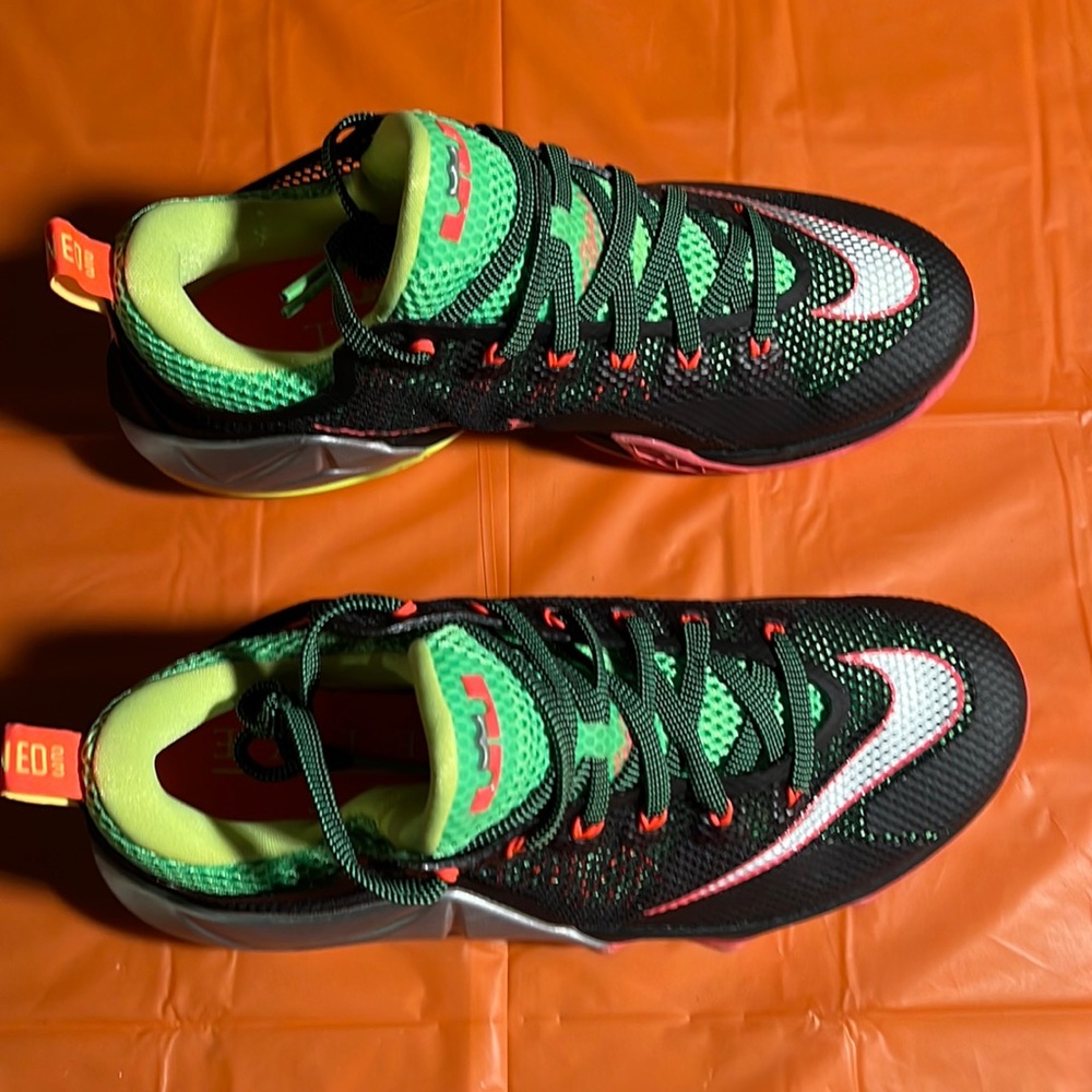 Nike Lebron XII 12 Low Remix Black Metallic Silver Green 724557-003 Size 9 - Picture 1 of 9